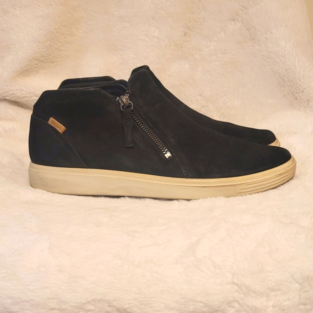 Women's ECCO Soft 7 Mid-Top Booties/Sneaker Black Size 10.5-11